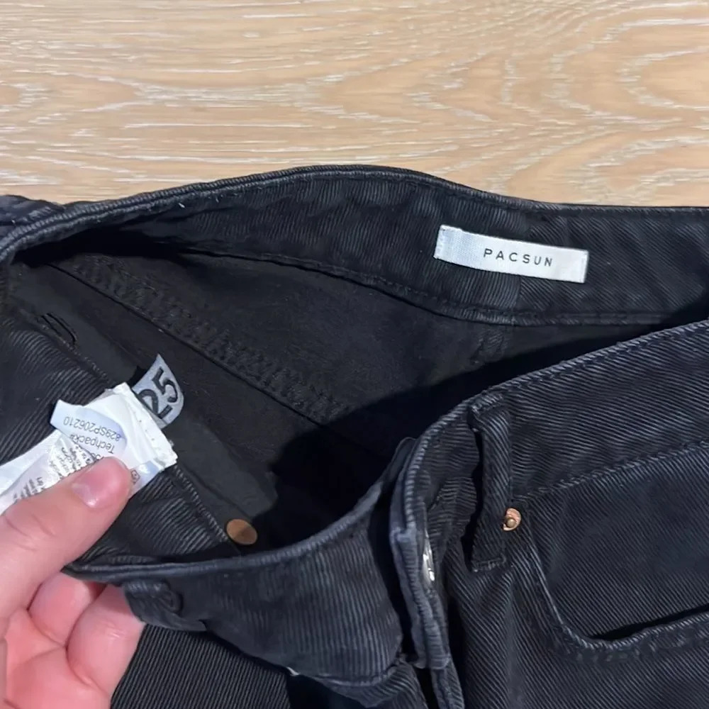 PacSun High Rise Black Demin Jean Shorts size 25 Like New No Flaws So Flattering - Picture 2 of 6